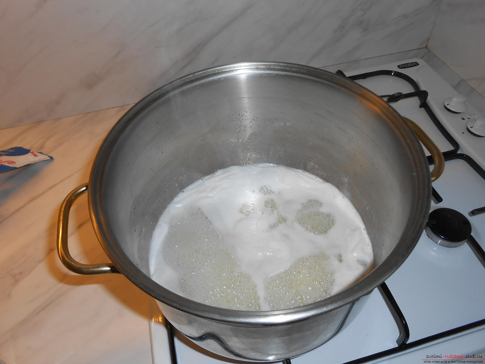 Мастер-класс научит печь пряники в домашних условиях, сахарная глазурь которых защитит их от черствения.. Фото №6